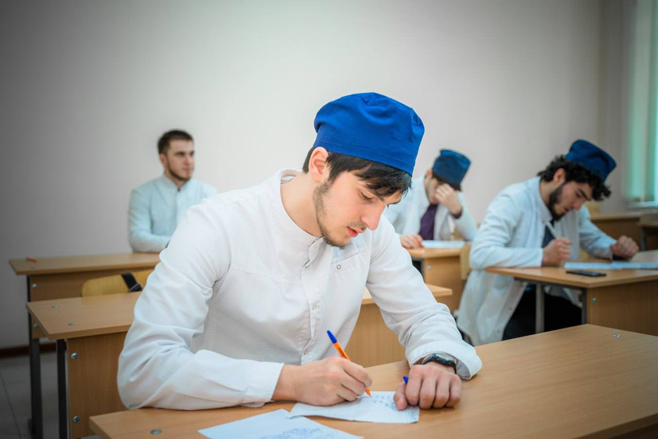 Зимняя зачетно-экзаменационная сессия по латинскому языку .